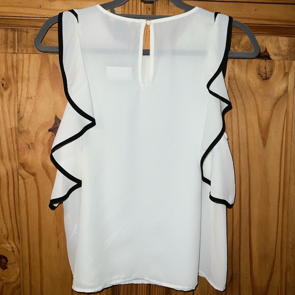 Forever 21 white and black sleeveless top. SZ. S. NWT - Picture 4 of 5